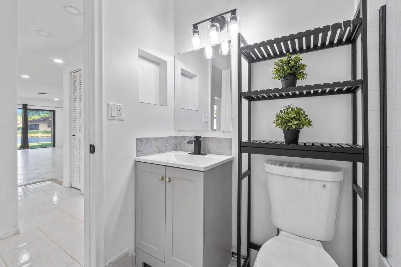 018-1620GranfernAvenue-WestPalmBeach-FL-