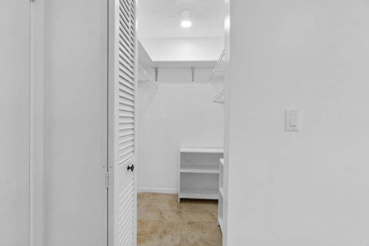 022-1620GranfernAvenue-WestPalmBeach-FL-