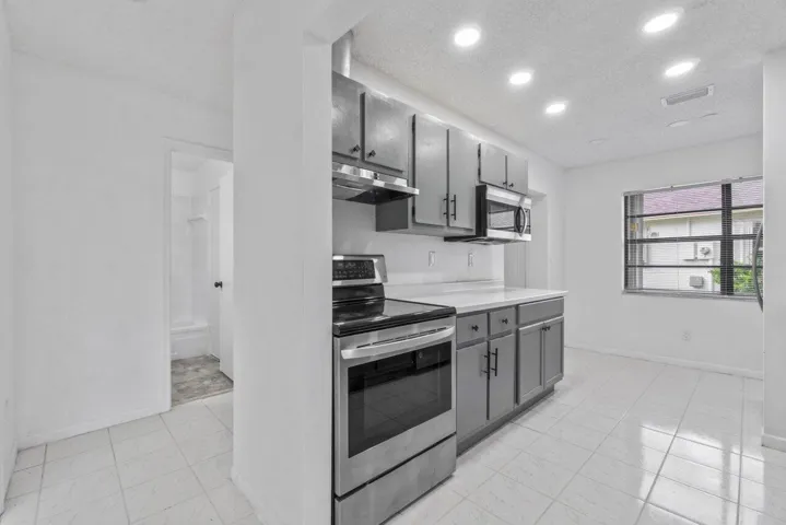 008-1620GranfernAvenue-WestPalmBeach-FL-