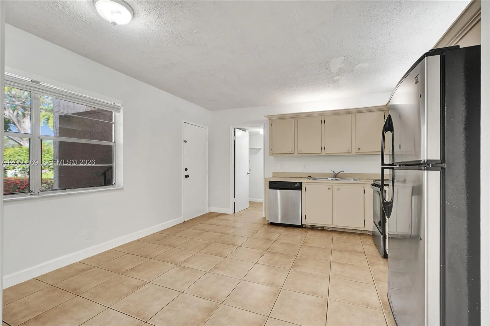 Reverse View of the Kitchen!