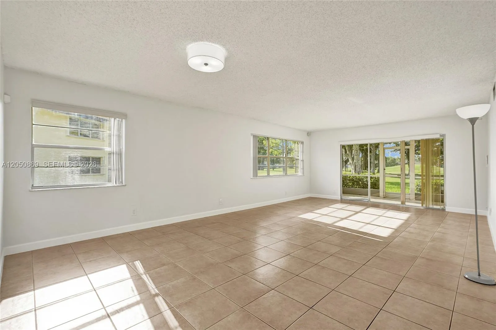 Expansive Main Lviing Space!