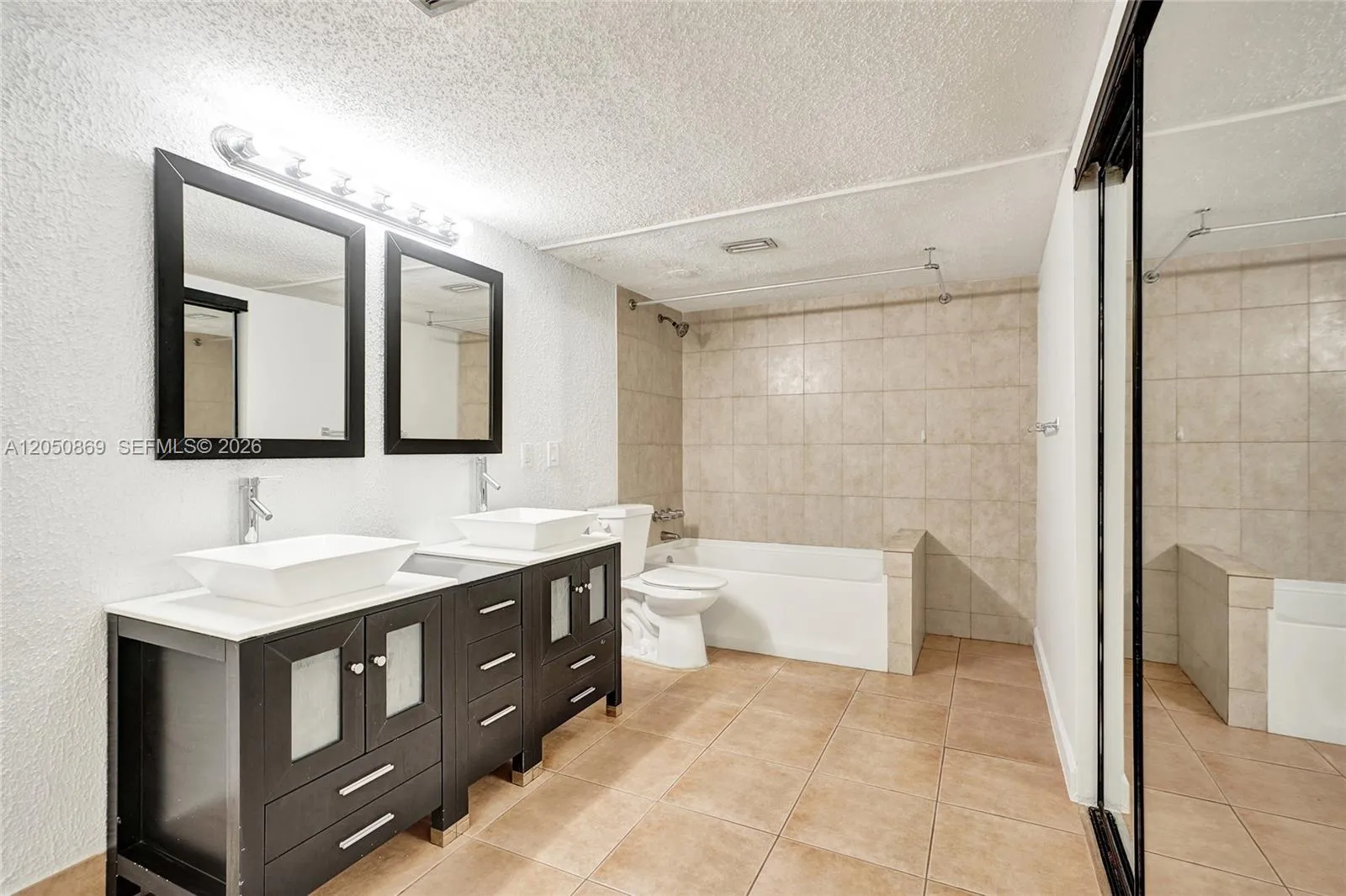 Dual Sinks and A Tub/Shower combo!
