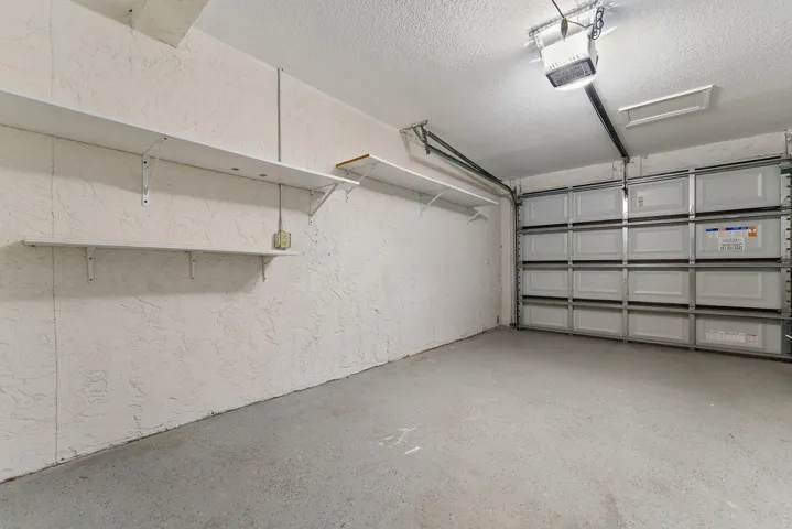 1 Car Garage