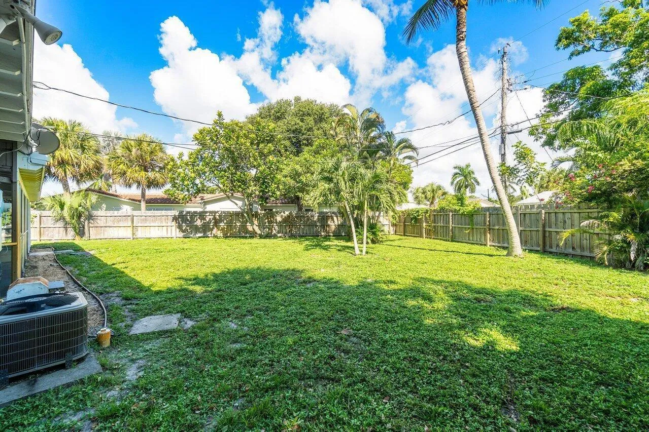 030-139ProspectRoad-Lantana-FL-33462-SMA