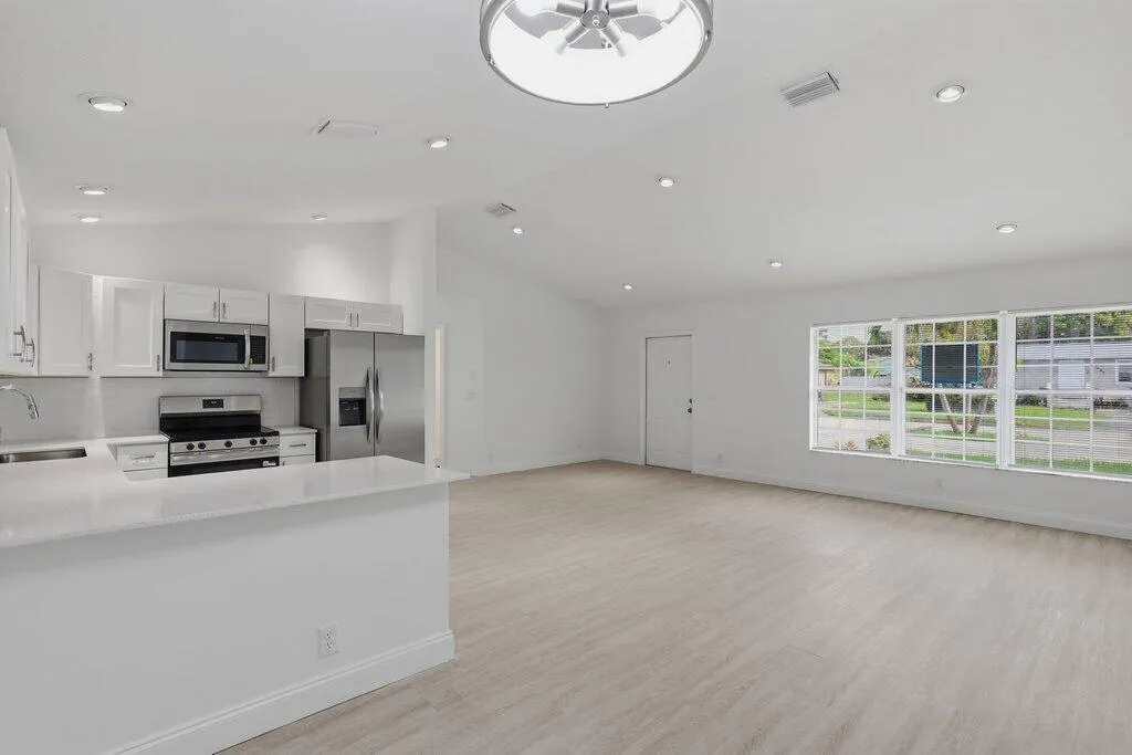 Dining to Foyer.jpeg-SMALL
