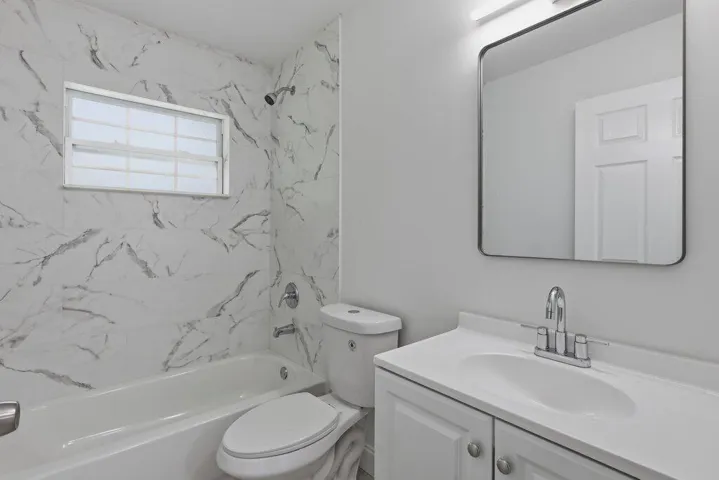 Guest Bathroom.jpeg-SMALL