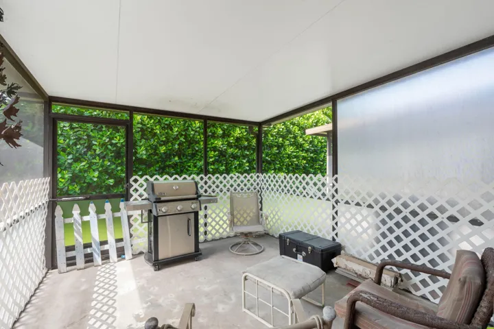 Screened-In Patio