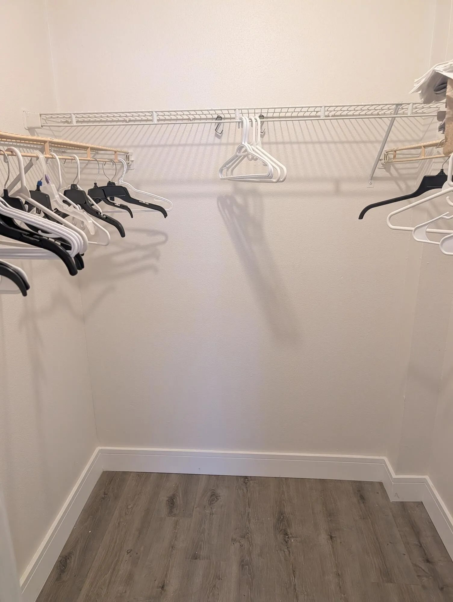 WALKINCLOSET