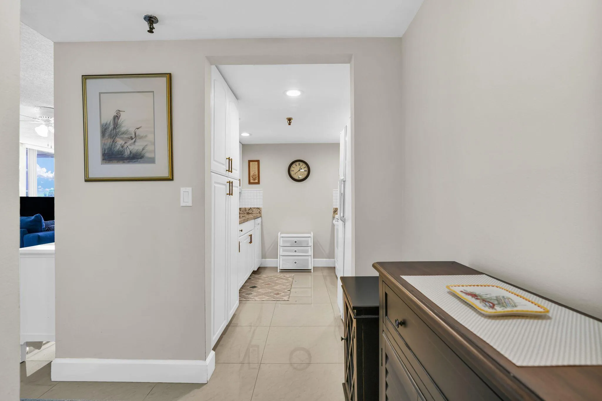 899 Jeffery St 301 pic 6