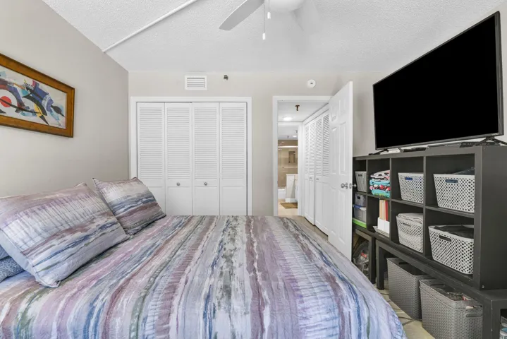 899 Jeffery St 301 second br 4