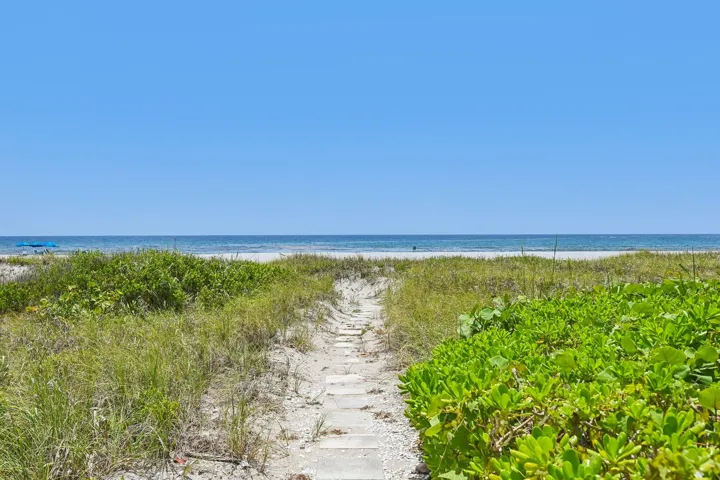 Privated Deeded Beach Access