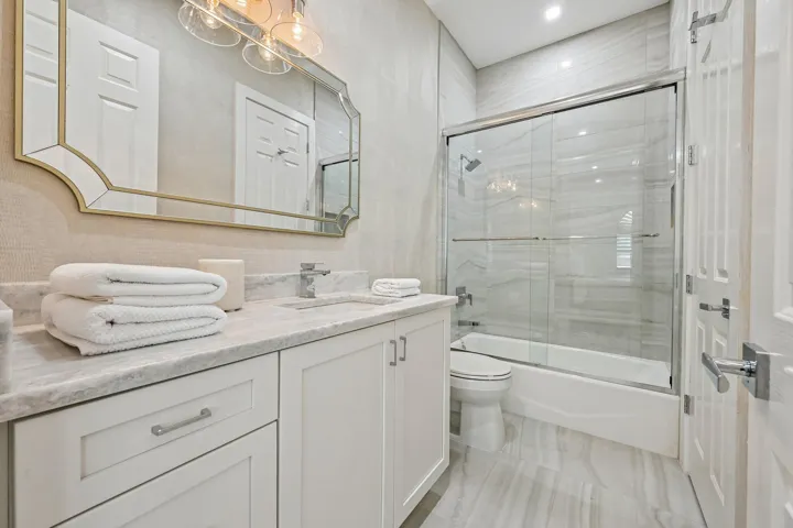 Guest Bathroom Jack & Jill Upstairs