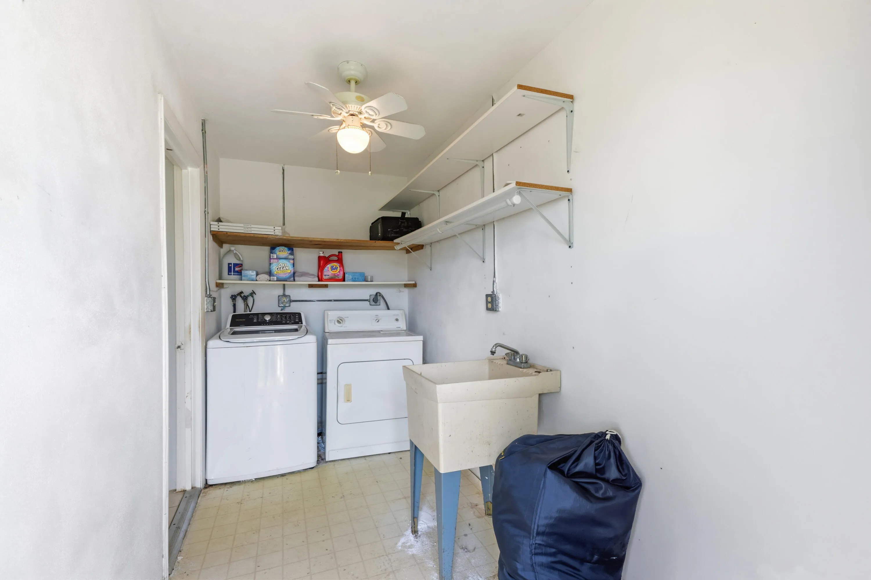 5725_Fernley_Dr_E_66_022