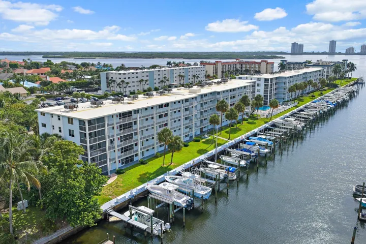 005-108ParadiseHarbourBlvd-314-NorthPalm
