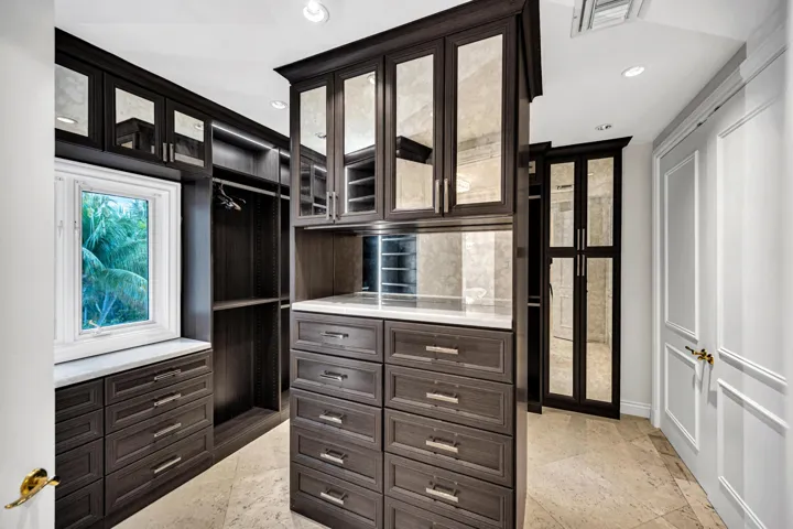 709 Idlewyld Dr-105