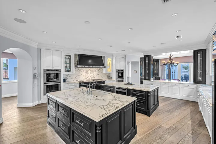 709 Idlewyld Dr-47