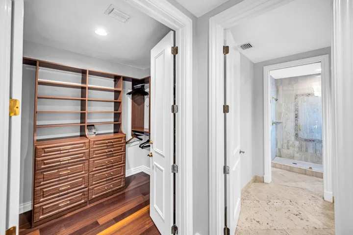 709 Idlewyld Dr-115