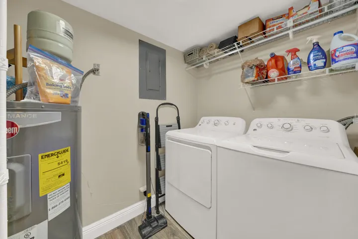OVERSIZED LAUNDRY ROOM WITH STORAGE