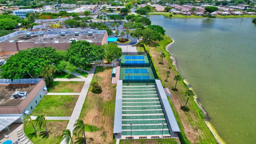 56-web-or-mls-Kings Point (20)