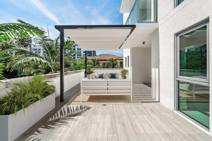W Terrace with Virtual Staging