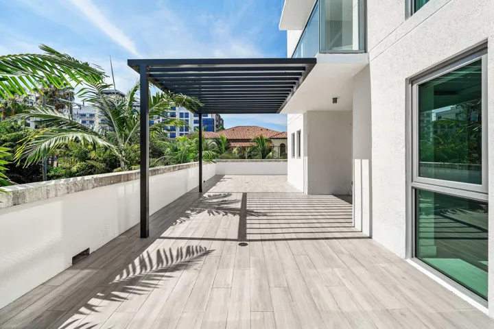 W Terrace