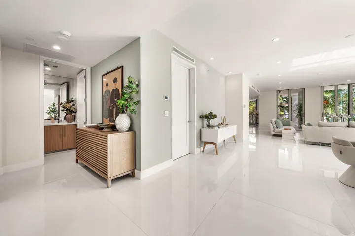 Entry/Foyer