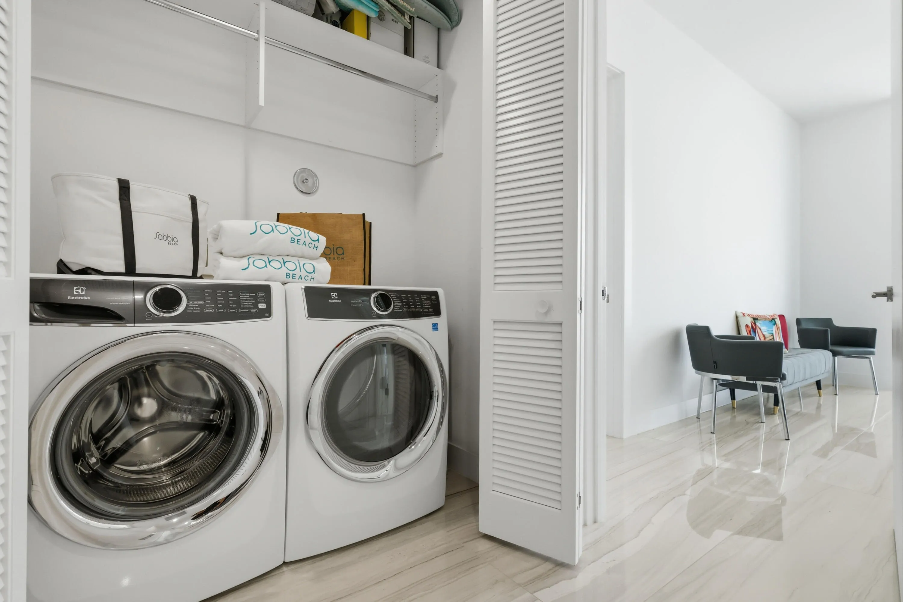 Washer & Dryer/storage closet