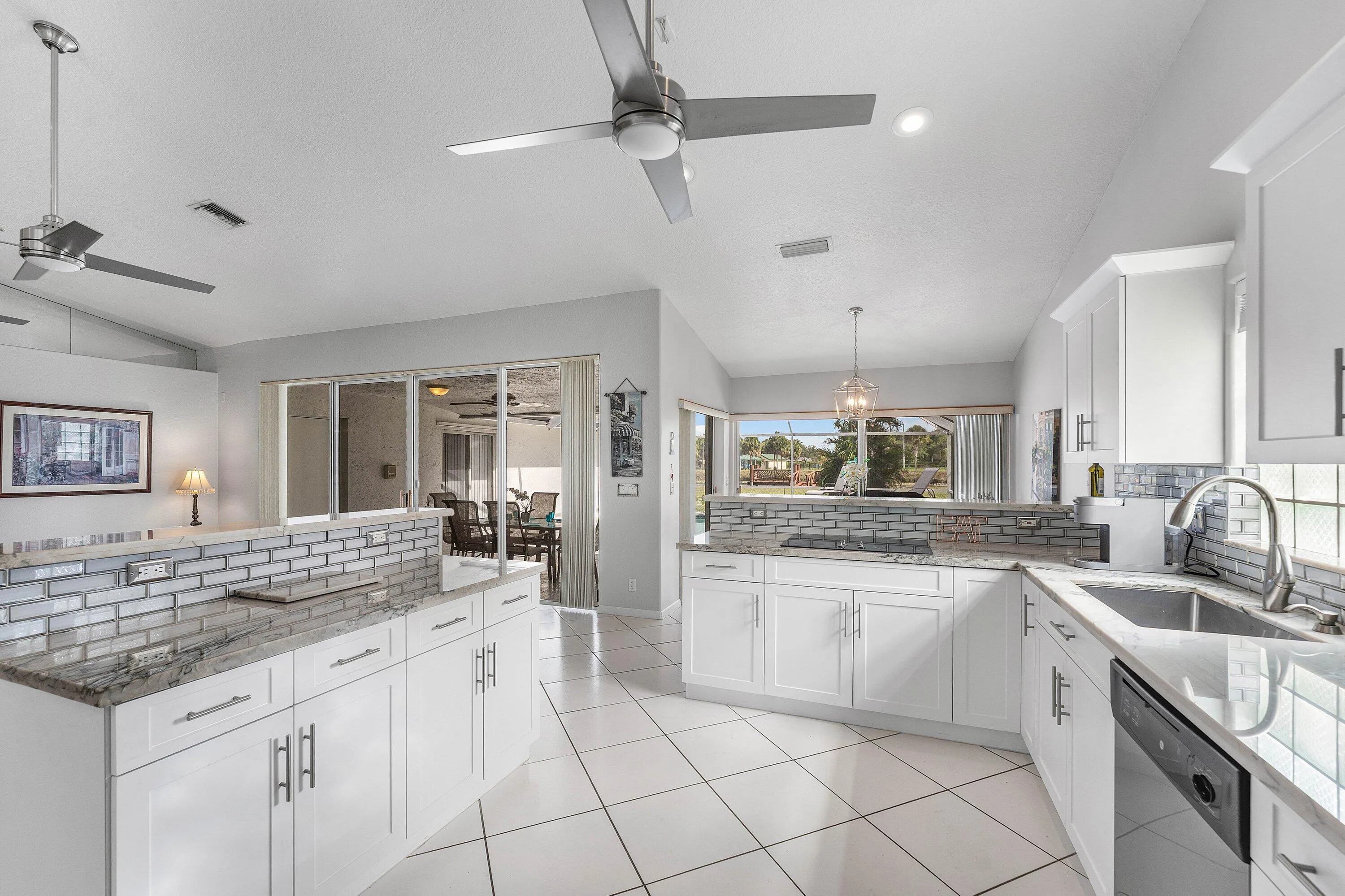 Oversized kitchen will delight every cook in the house!
