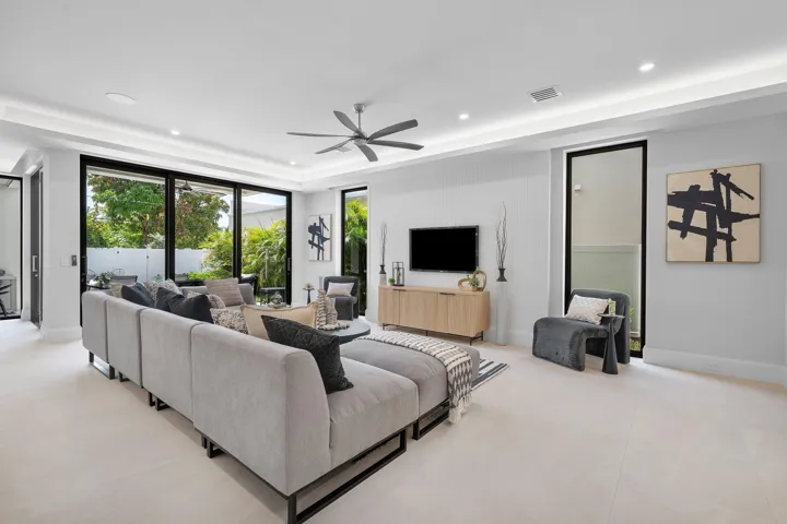 007-725Southeast4thAvenue-DelrayBeach-FL