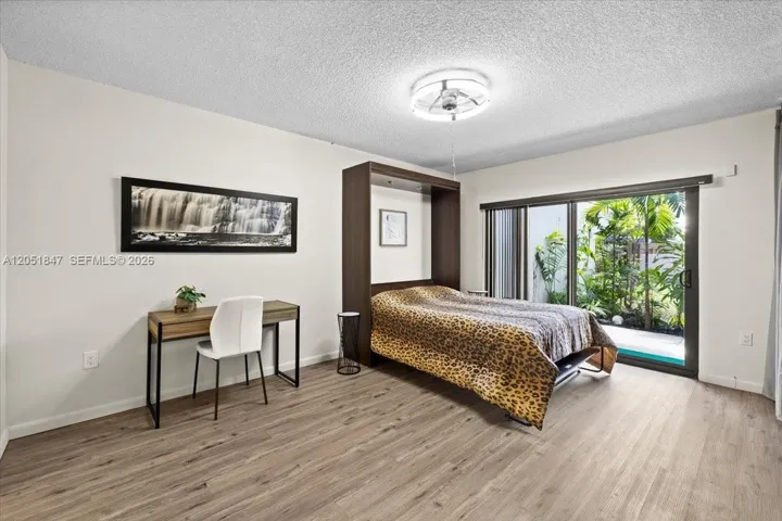 Third Bedroom/Murphy Bed/Office/Extra Living Room Space