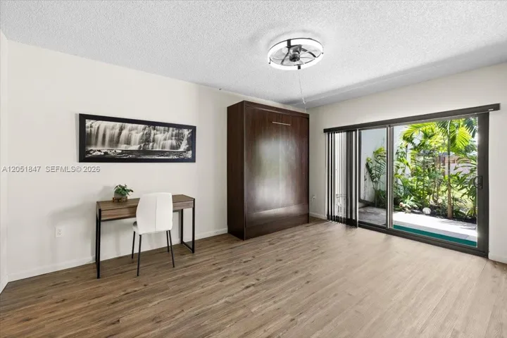 Third Bedroom/Murphy Bed/Office/Extra Living Room Space