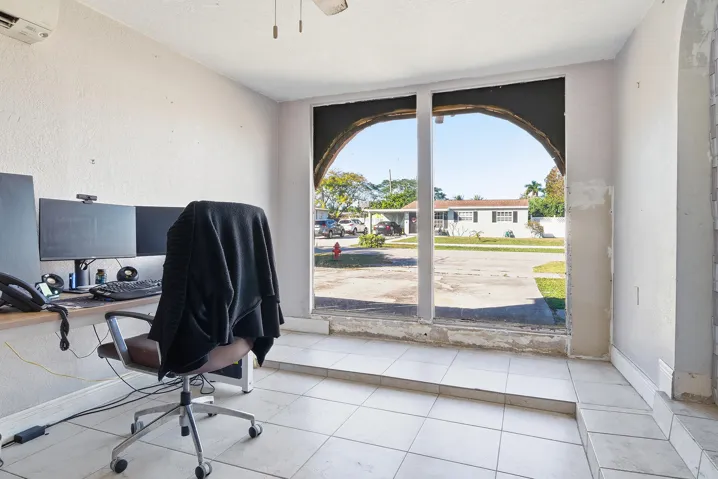 333-MID-PINES-ROAD-33461-019