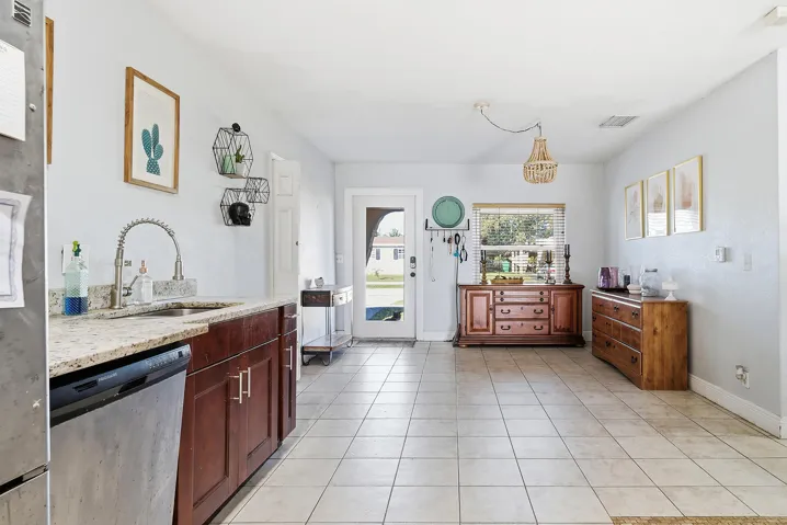 333-MID-PINES-ROAD-33461-015