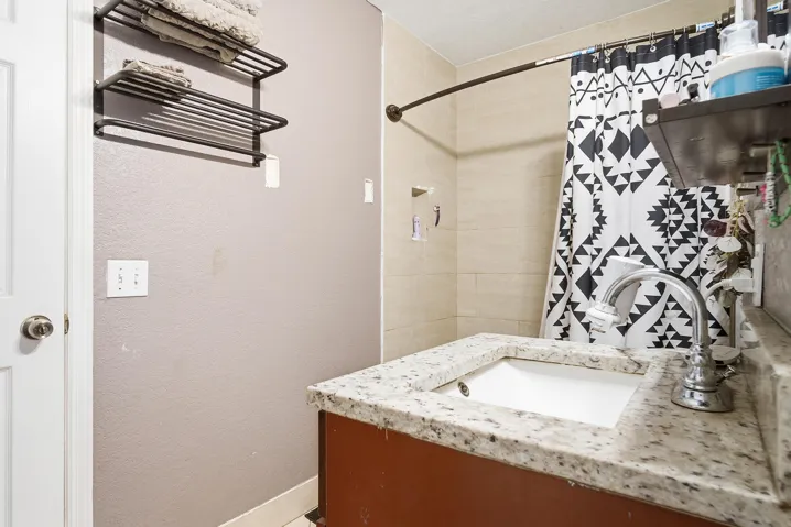 333-MID-PINES-ROAD-33461-023