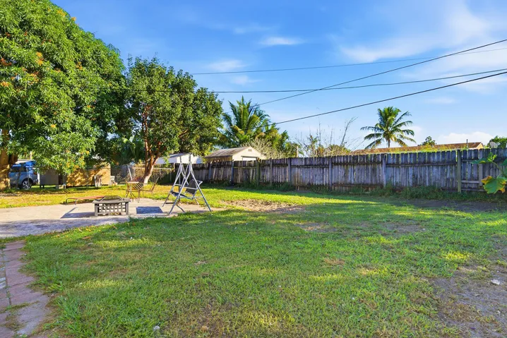 333-MID-PINES-ROAD-33461-032