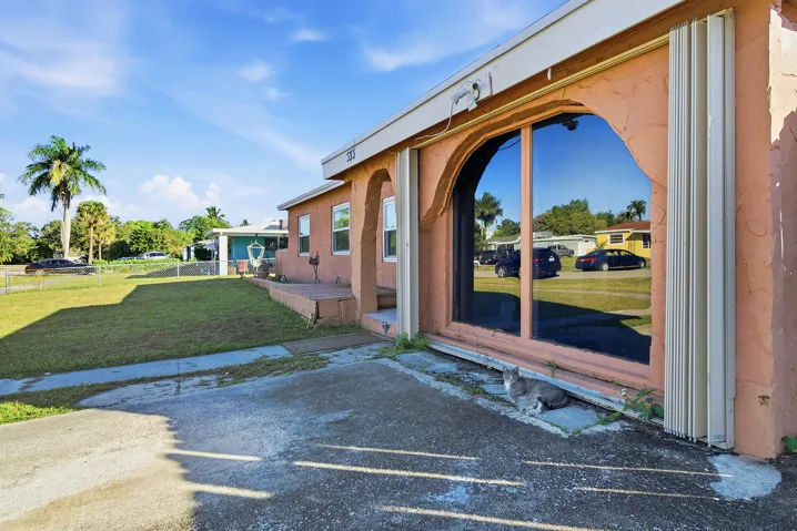 333-MID-PINES-ROAD-33461-005