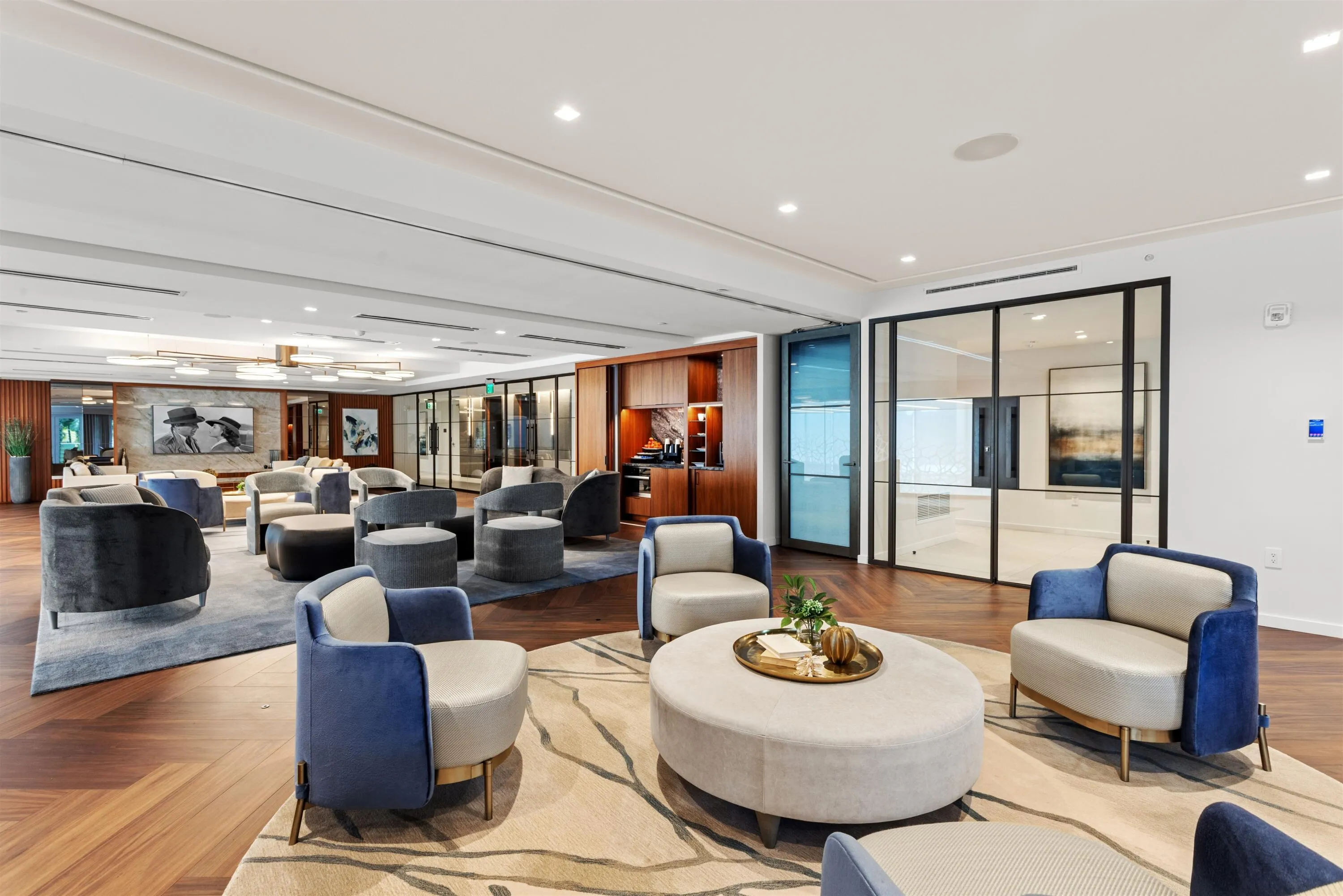 CLUB ROOM