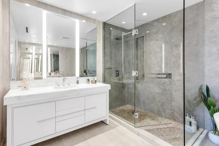 PRIMARY_BATHROOM_ANGLE_LEFT