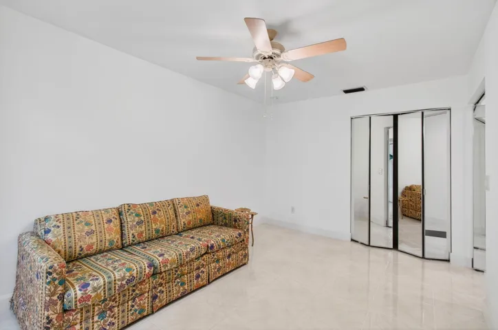 6105 VIA LAGUNA LN, 3/2/ CORNER VILLA