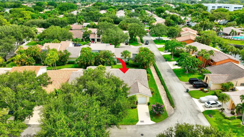 6105 VIA LAGUNA LN, 3/2/ CORNER VILLA