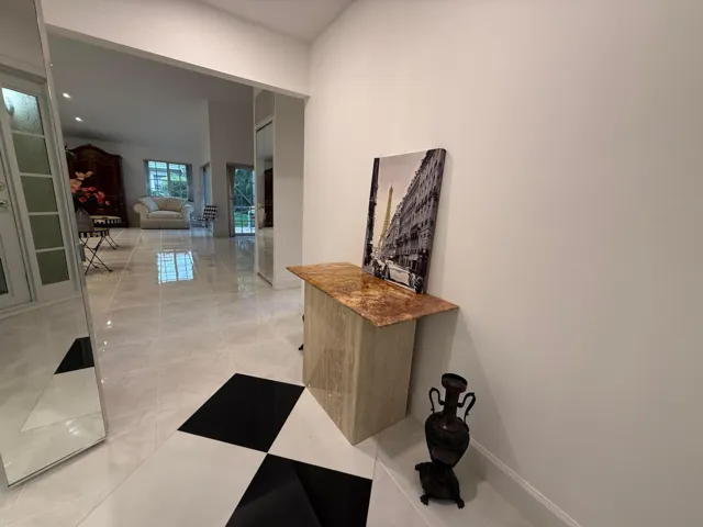 FOYER