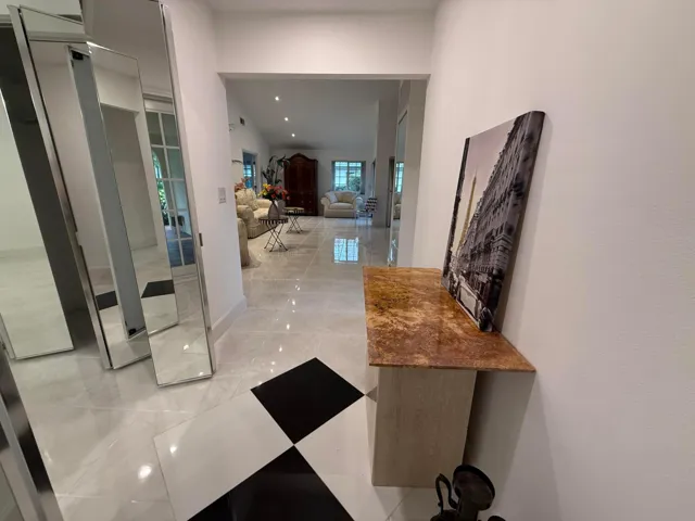 FOYER