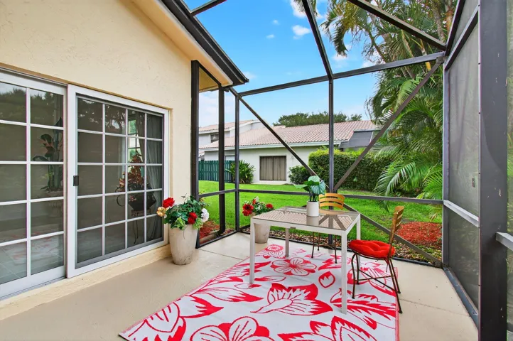 6105 VIA LAGUNA LN, 3/2/ CORNER VILLA