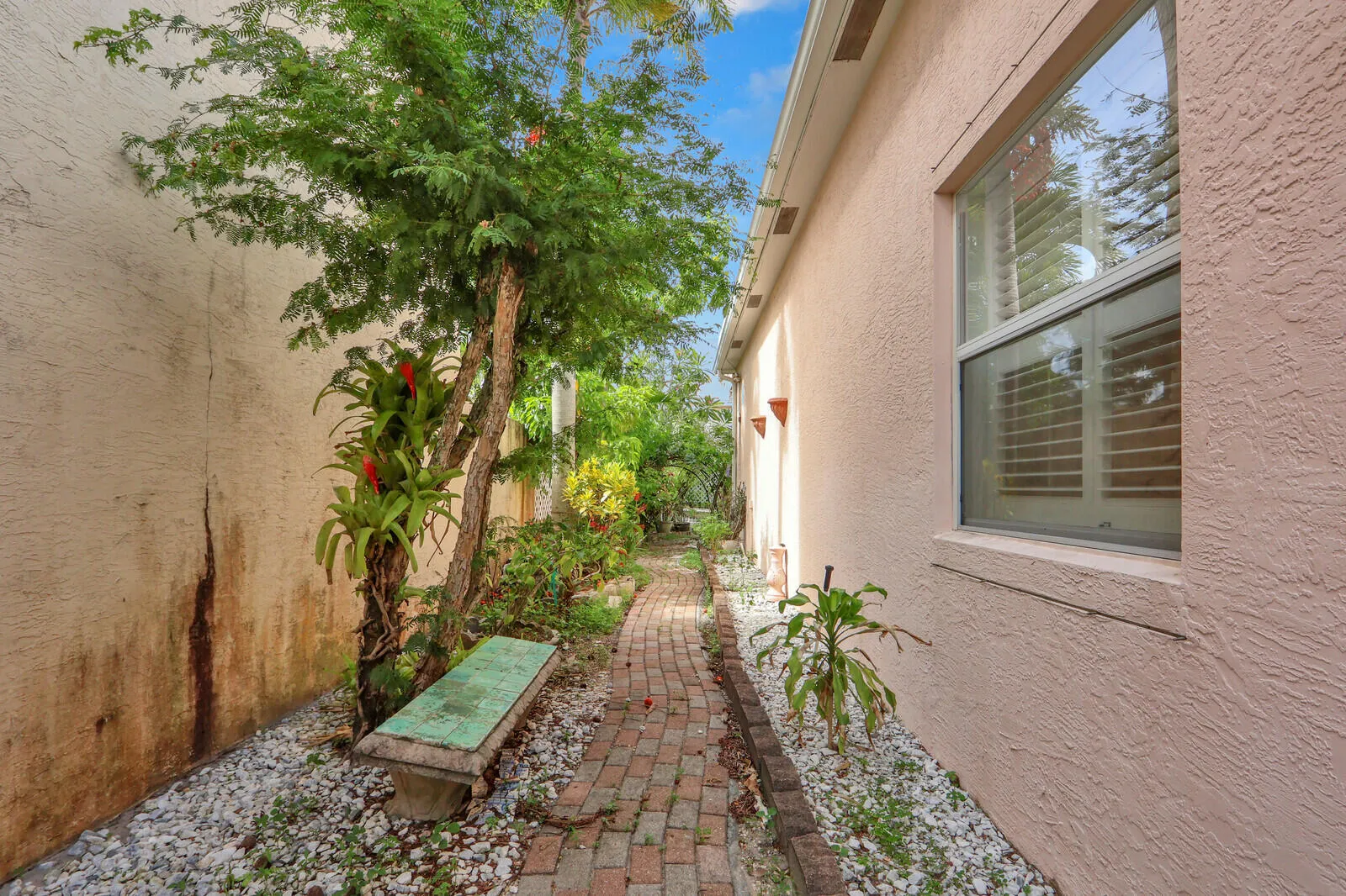 Side Pathway