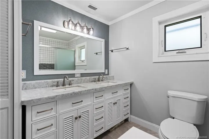 Bathroom 1 of 3