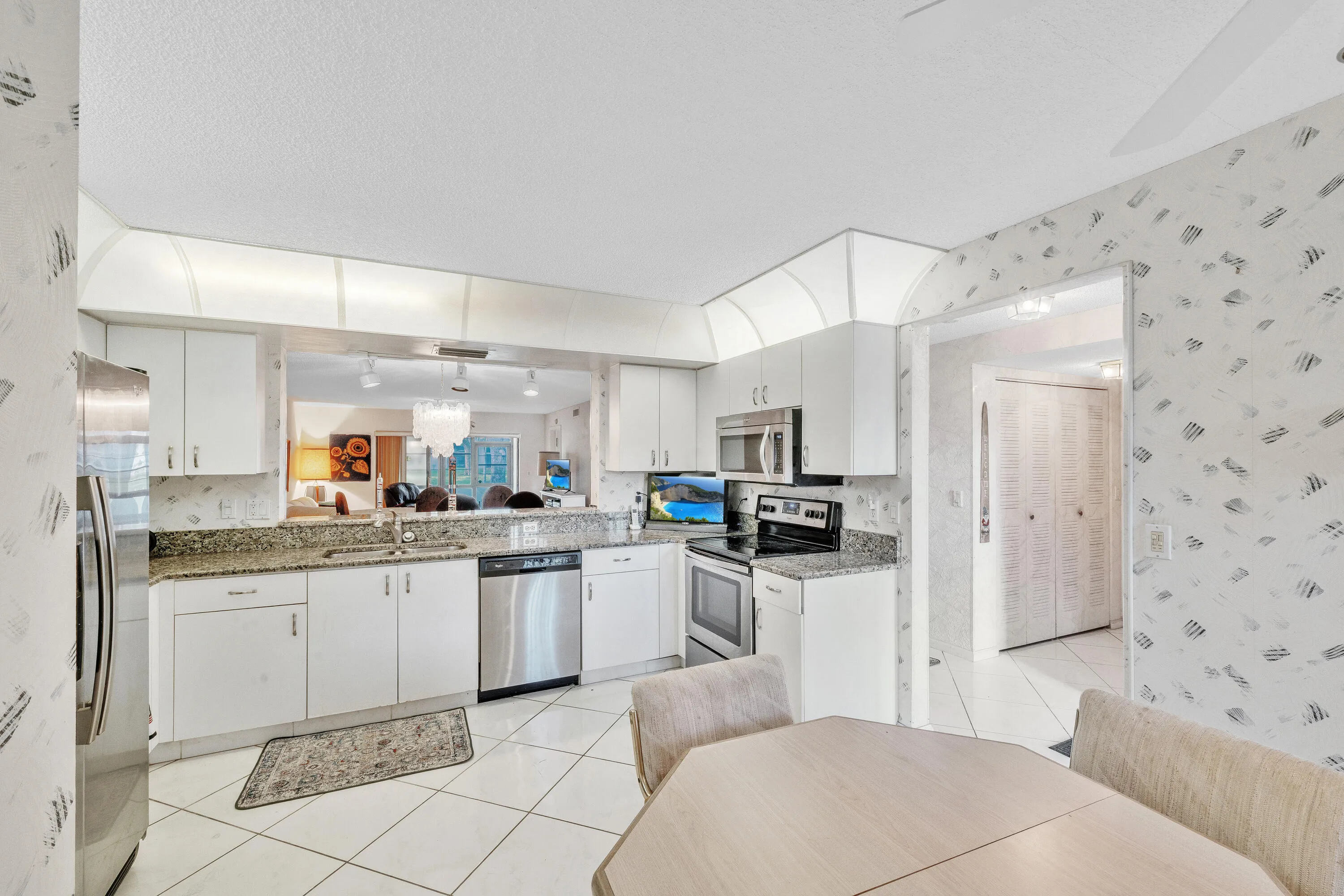 4 Kitchen (6)