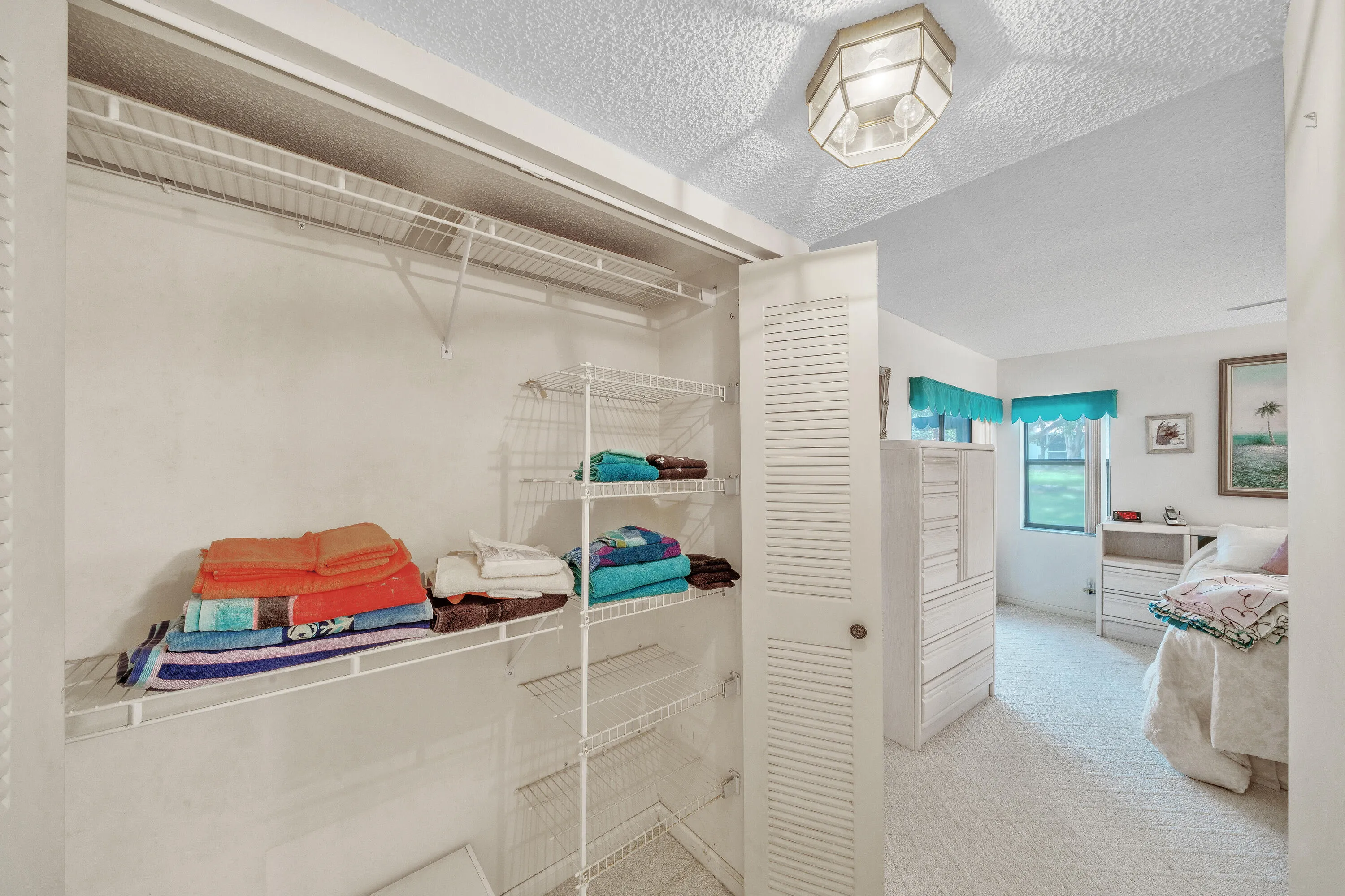 10 Primnary Bedroom Suite (9)