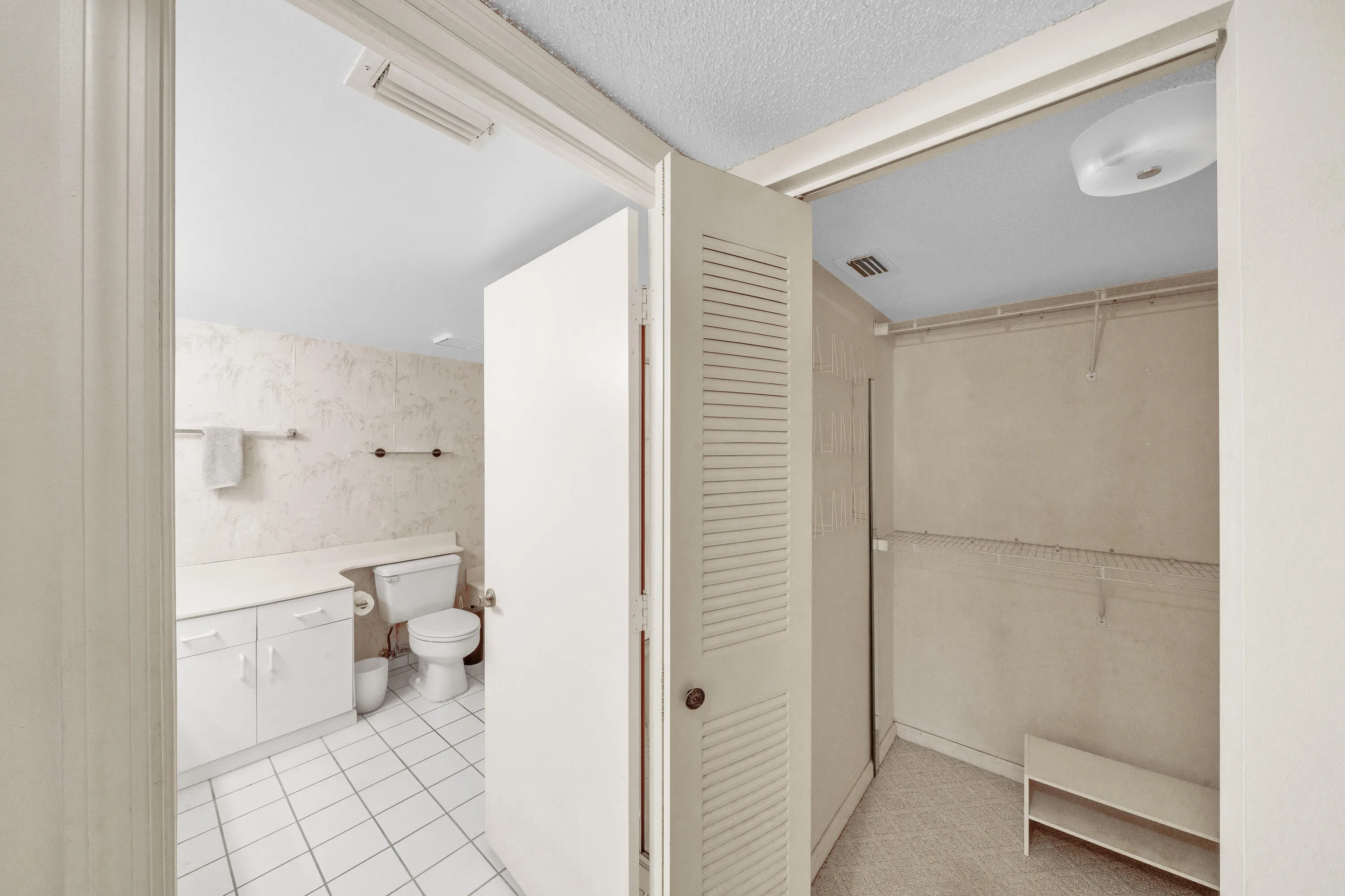 10 Primnary Bedroom Suite (5)