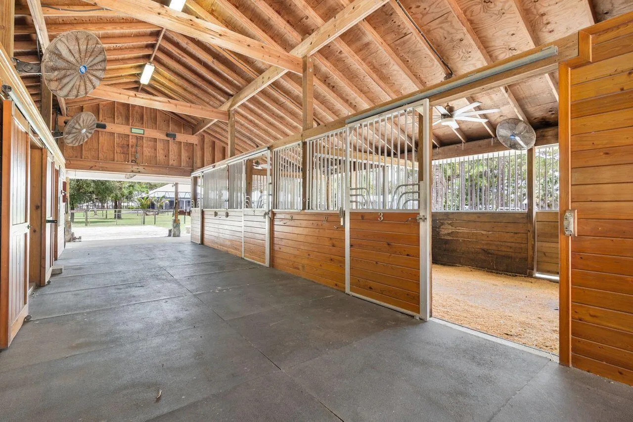 Barn