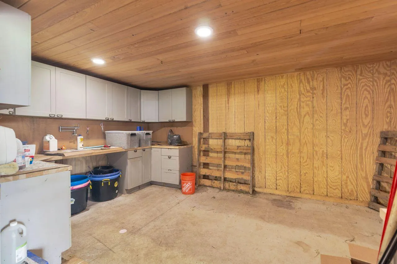Feed Room